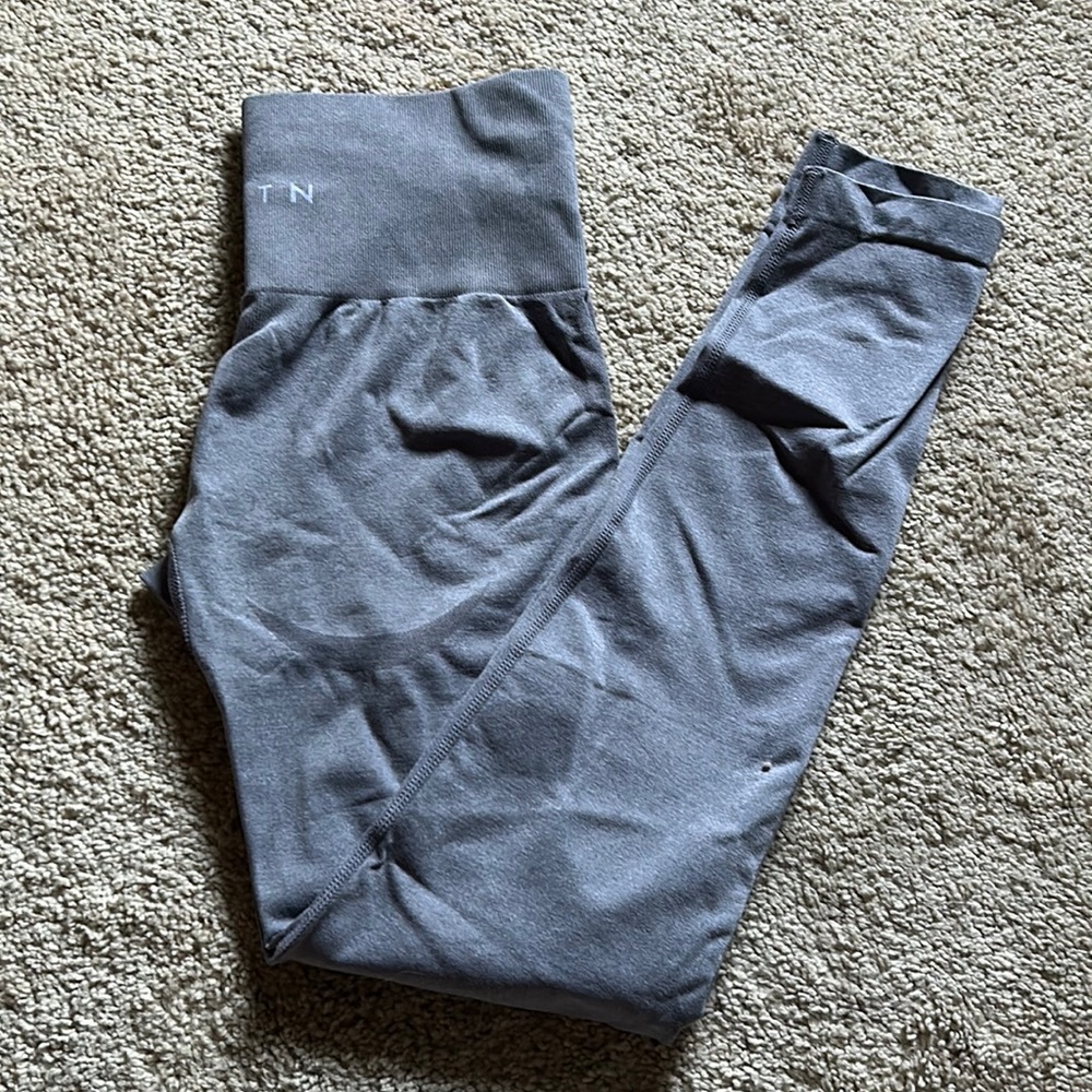 Grey NVGTN leggings